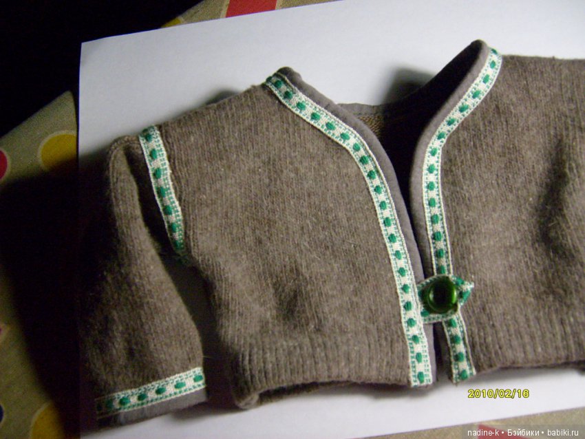 Кофточка из носочков из ангорской шерсти на куклу 32 см.