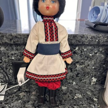 Советская кукла в национальном костюме