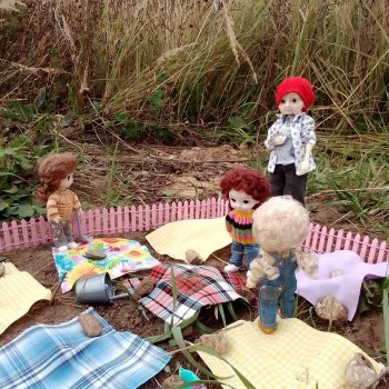 Рассказ о том, как девчонки бабушку напугали