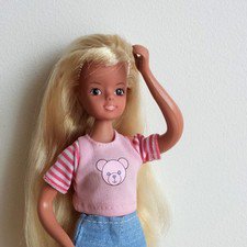 Топси, сестра Карины