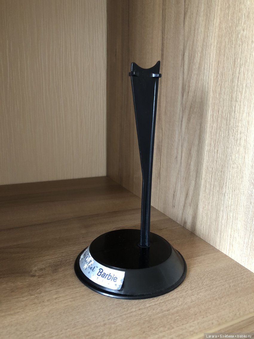 Стенды для кукол формата 1/6. Обзор, выбор лучшего