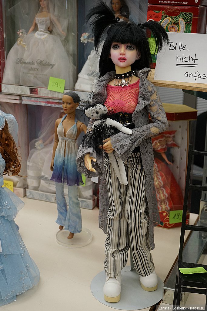 Кукольная конвенция в Гамбурге, посвященная 60-летию Barbie