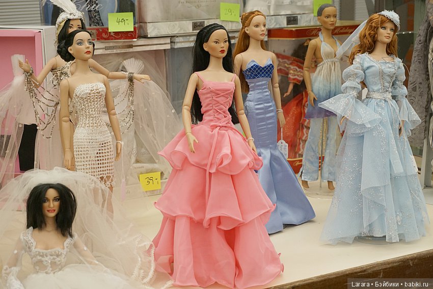 Кукольная конвенция в Гамбурге, посвященная 60-летию Barbie