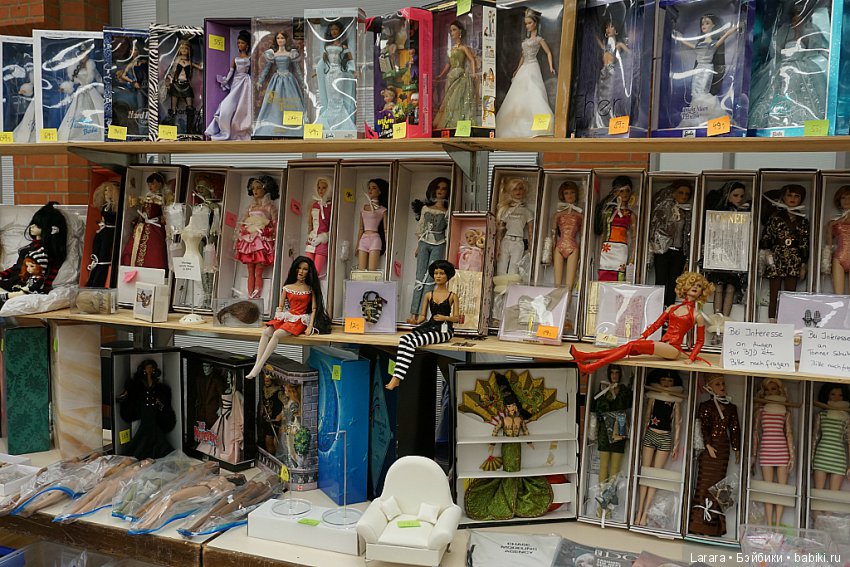 Кукольная конвенция в Гамбурге, посвященная 60-летию Barbie