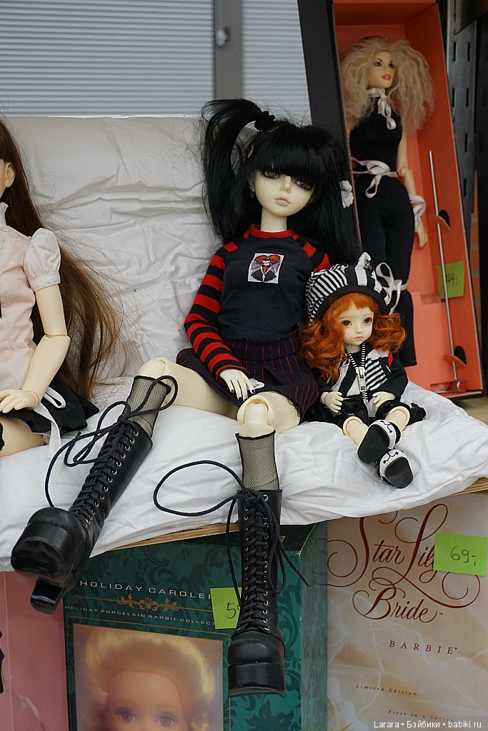 Кукольная конвенция в Гамбурге, посвященная 60-летию Barbie