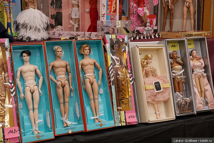 Кукольная конвенция в Гамбурге, посвященная 60-летию Barbie