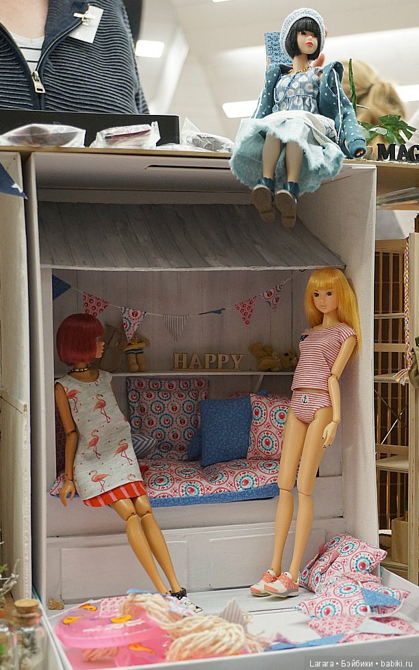 Кукольная конвенция в Гамбурге, посвященная 60-летию Barbie