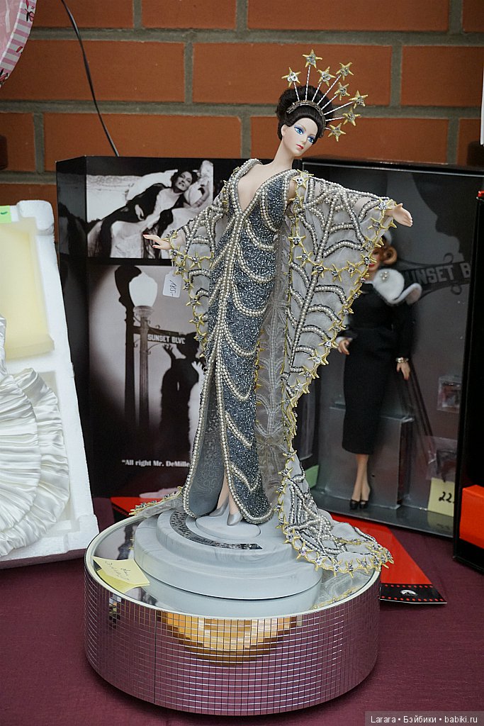 Кукольная конвенция в Гамбурге, посвященная 60-летию Barbie