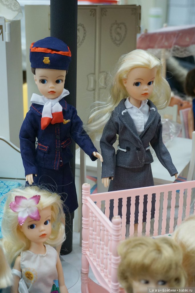 Кукольная конвенция в Гамбурге, посвященная 60-летию Barbie