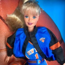 Шарнирная Барби Баскетболистка / New York Knicks Barbie NBA