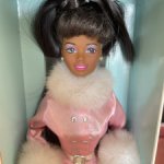 Нежная девочка / Winter Dazzle Christie Barbie