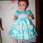 Очень красивое, яркое, нарядное, атласное платье для кукол ростом 60-65 см.