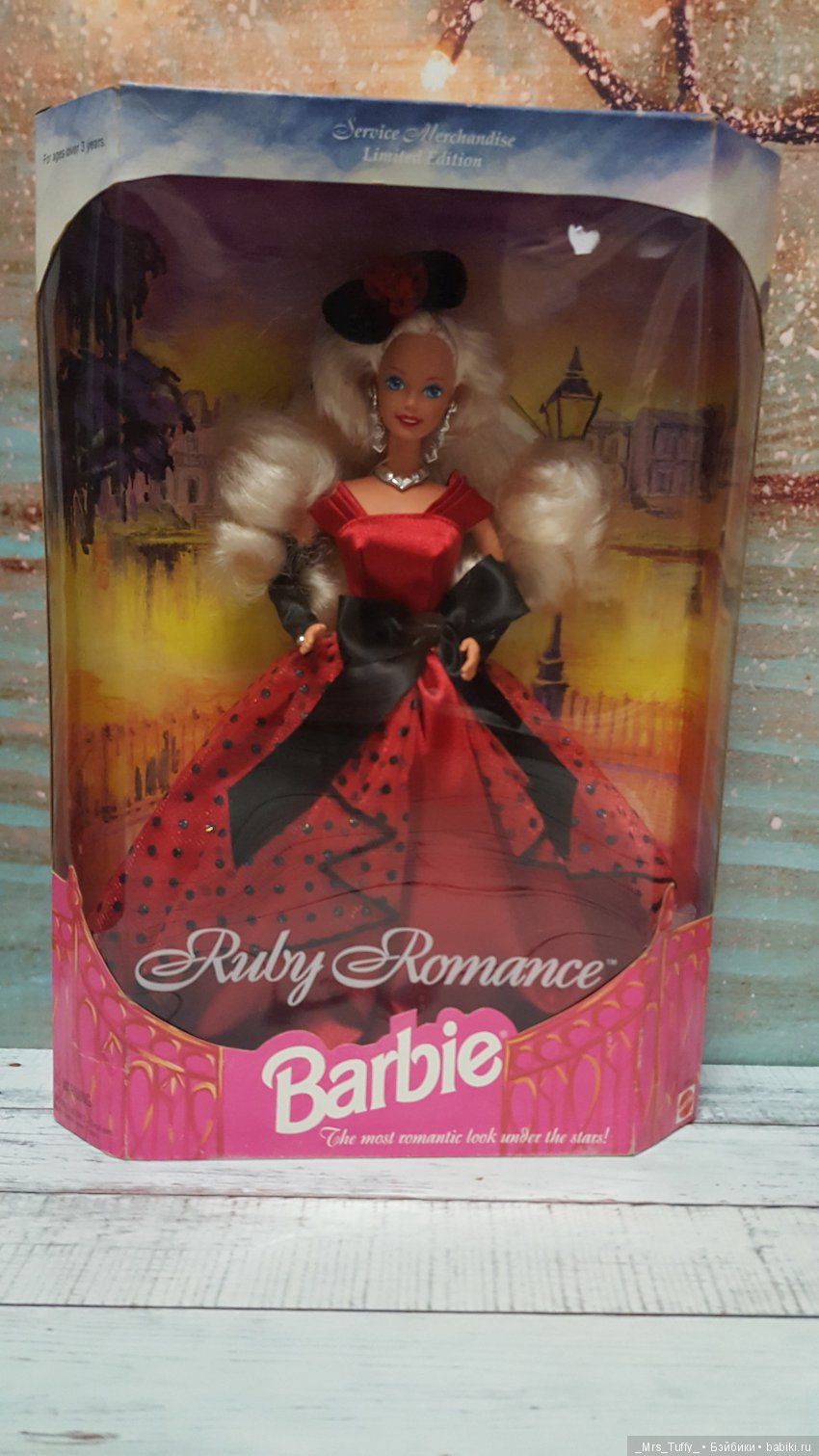 Барби руби пиво. Barbie Ruby пиво. Вишневое пиво Barbie Ruby. Барби 90х в Красном платье. Пиво бельгийское Вишневое Barbie Ruby.
