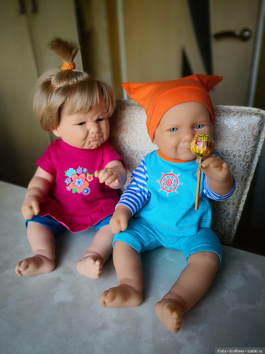 Мои двойняшки - Ванюша и Манюня