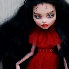 ООАК Monster High Дракулаура. Срочная продажа ,цена временно снижена ! ООАК Monster High Дракулаура. Срочная продажа ,цена временно снижена !