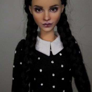 И снова  Уэнсдей :)