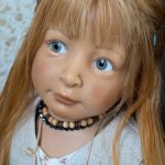 Виниловая кукла Хайди Плюжок