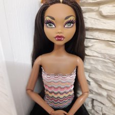 Гибрид монстра с Барби: Клодин