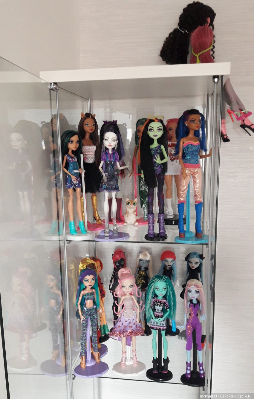 Шкаф-резиденция Монстр Хай. Жизнь за стеклом