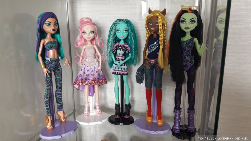 Шкаф-резиденция Монстр Хай. Жизнь за стеклом