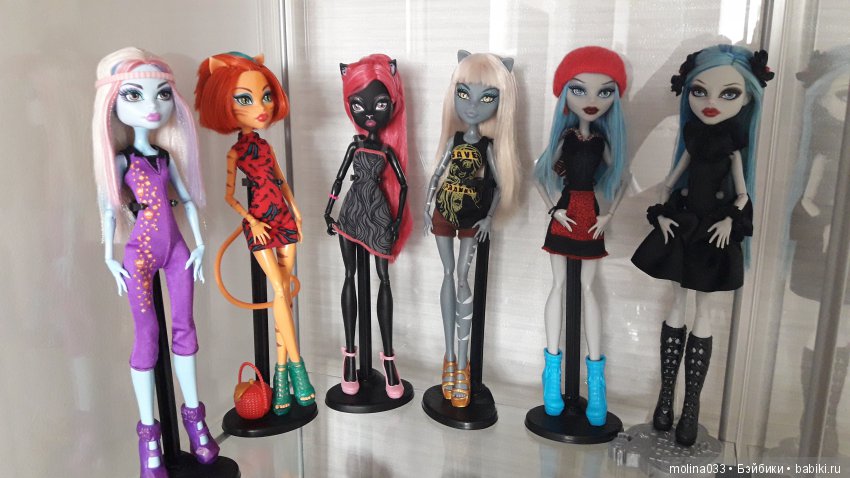 Шкаф-резиденция Монстр Хай. Жизнь за стеклом