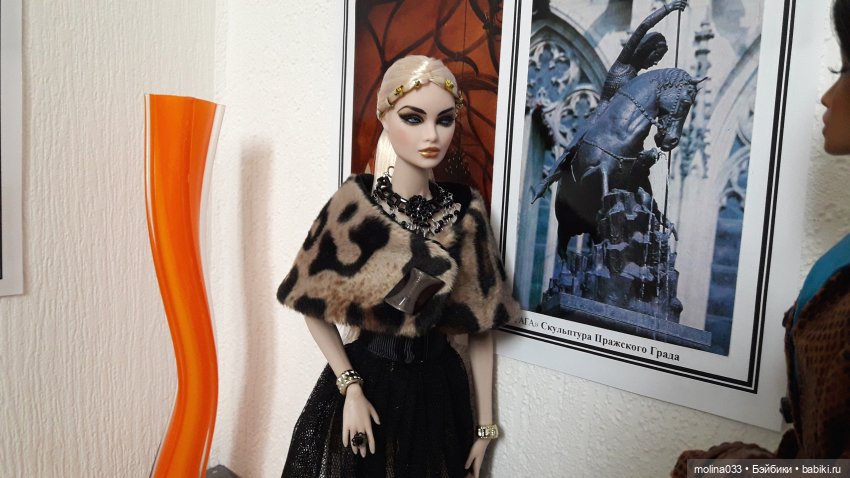 Вампирская сага, сезон 4, серия 1. Беспечная жизнь