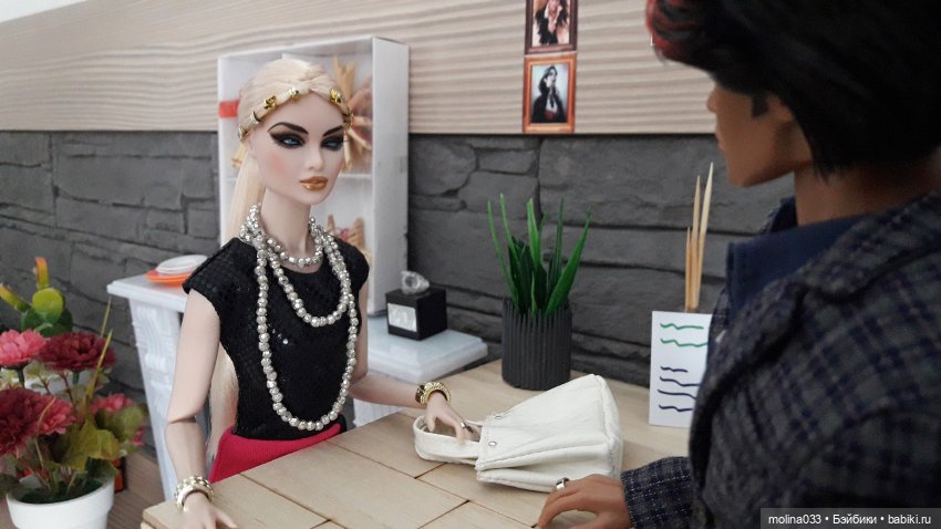 Вампирская сага-4, серия 8. Разговор в кафе | Бэйбики Вампирская сага-4, серия 8. Разговор в кафе (фото 9)