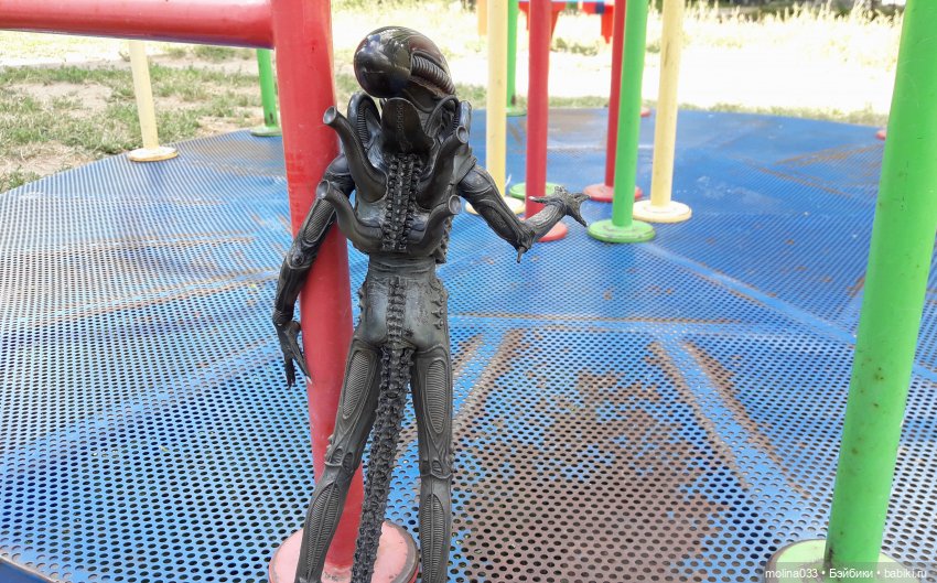 Свой среди чужих | Бэйбики Свой среди чужих — Коллекционные экшн