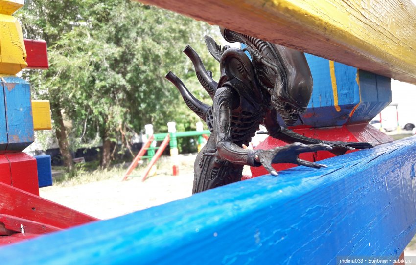 Свой среди чужих | Бэйбики Свой среди чужих — Коллекционные экшн