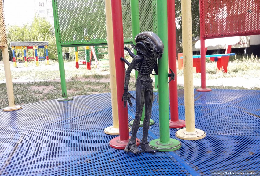 Свой среди чужих | Бэйбики Свой среди чужих — Коллекционные экшн