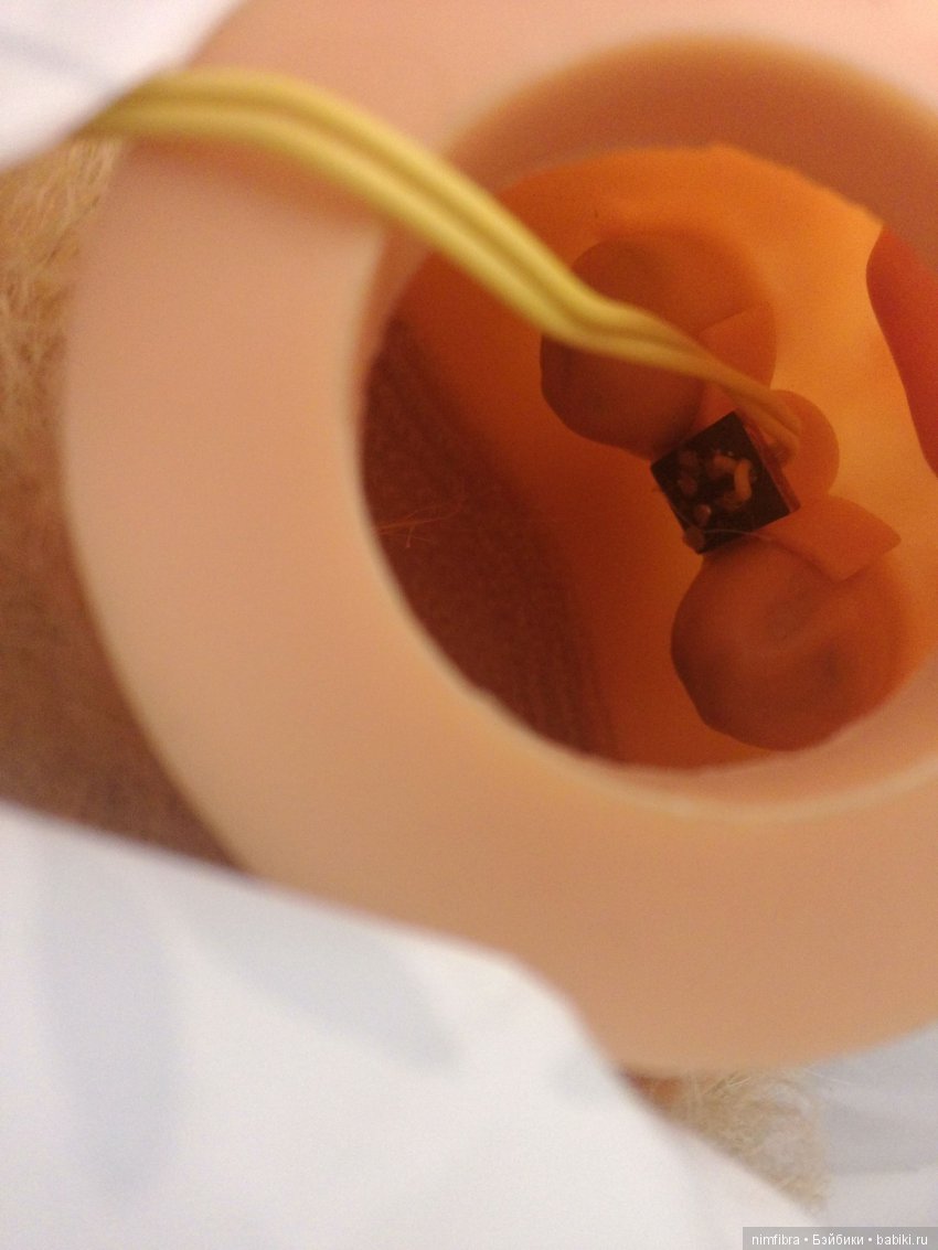 Крепление микросхемы в голове