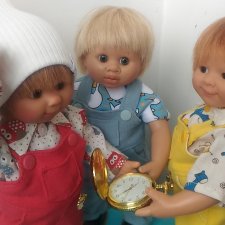 Смешные мордашки в ярких одежках