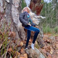 Ванесса. Прогулка в осеннем лесу