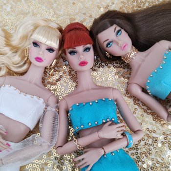 Поппи Паркер с одинаковой рисовкой