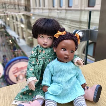 Маленькие девочки в ГУМе