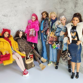 Сшила много пальто