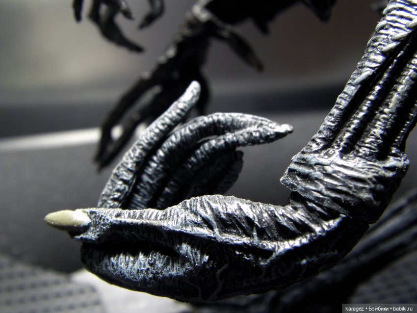 Коллекционная фигурка королевы монстров из фильма ALIENS