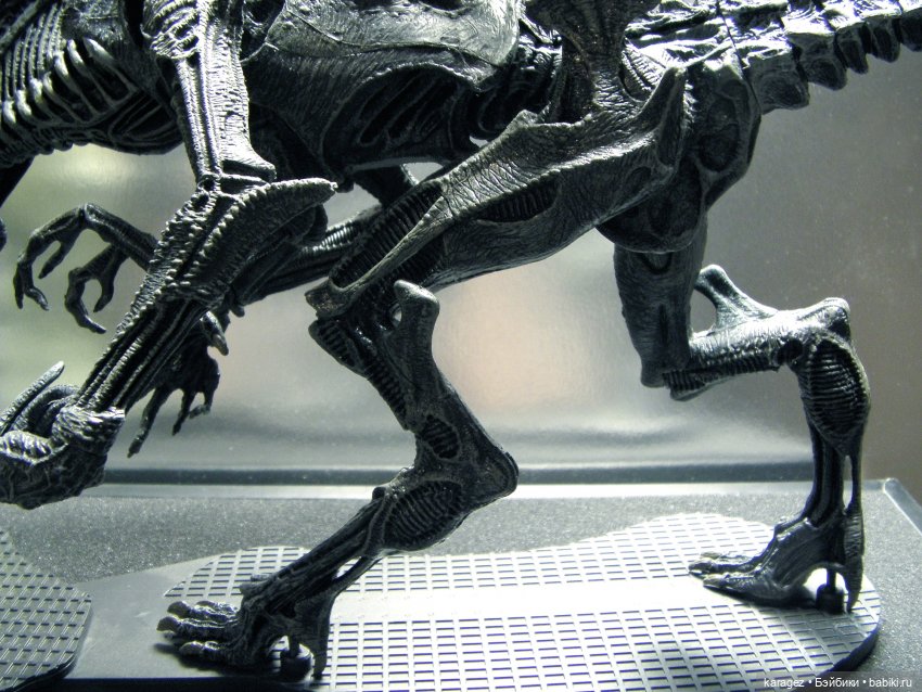 Коллекционная фигурка королевы монстров из фильма ALIENS