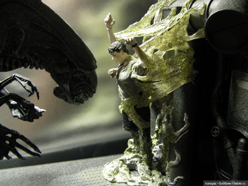 Коллекционная фигурка королевы монстров из фильма ALIENS