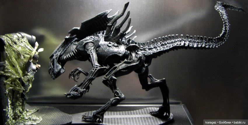 Коллекционная фигурка королевы монстров из фильма ALIENS