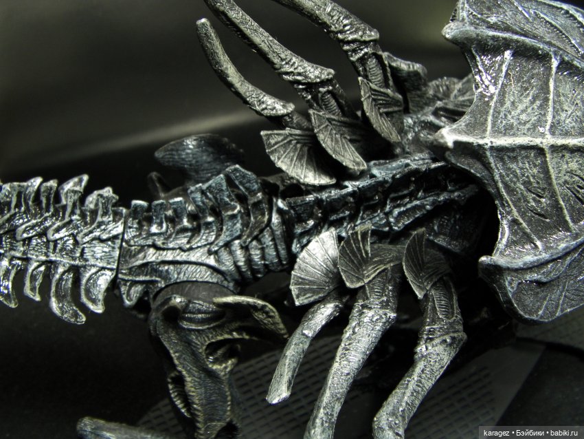 Коллекционная фигурка королевы монстров из фильма ALIENS