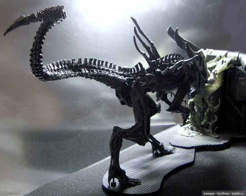 Коллекционная фигурка королевы монстров из фильма ALIENS