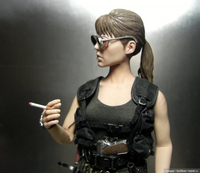 Коллекционная фигурка Сары Коннор из фильма Терминатор 2 (фото 3)