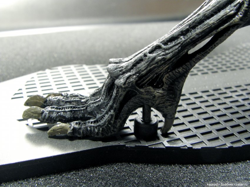 Коллекционная фигурка королевы монстров из фильма ALIENS