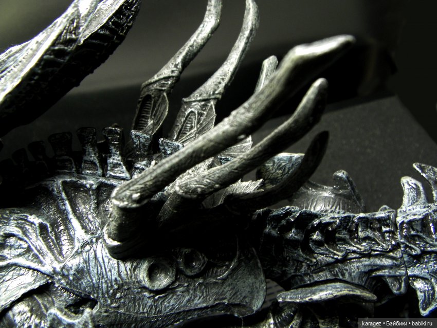 Коллекционная фигурка королевы монстров из фильма ALIENS