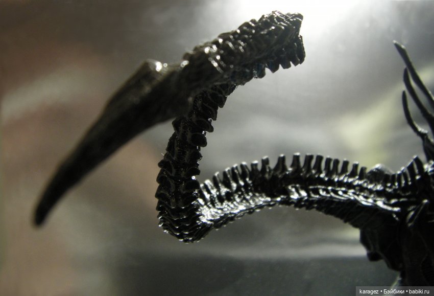 Коллекционная фигурка королевы монстров из фильма ALIENS