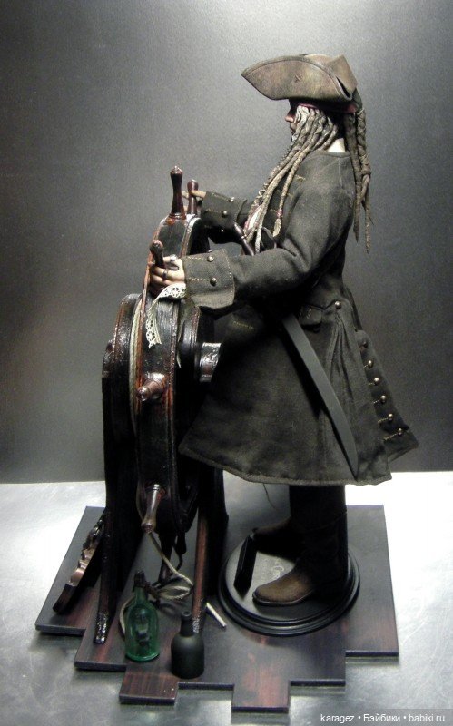 Еще один экспонат из моей коллекции. Пират Джек Воробей. Hot Toys (фото 2)