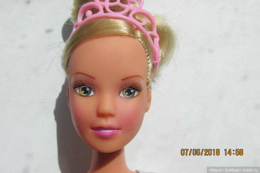 Штеффи с карими глазами