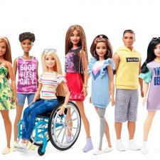 В 2019 появятся новые Барби на инвалидной коляске и с протезом ноги