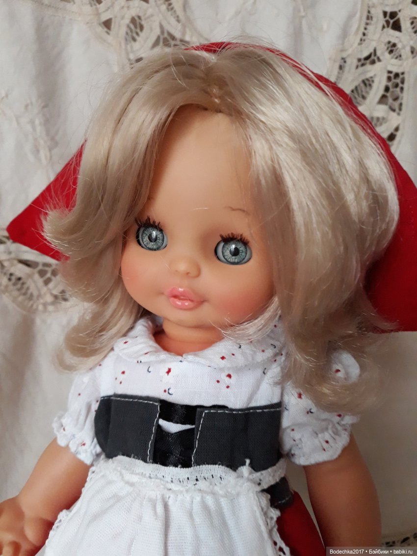 Маленькая красная шапочка со своим маленьким волком (фото 2)